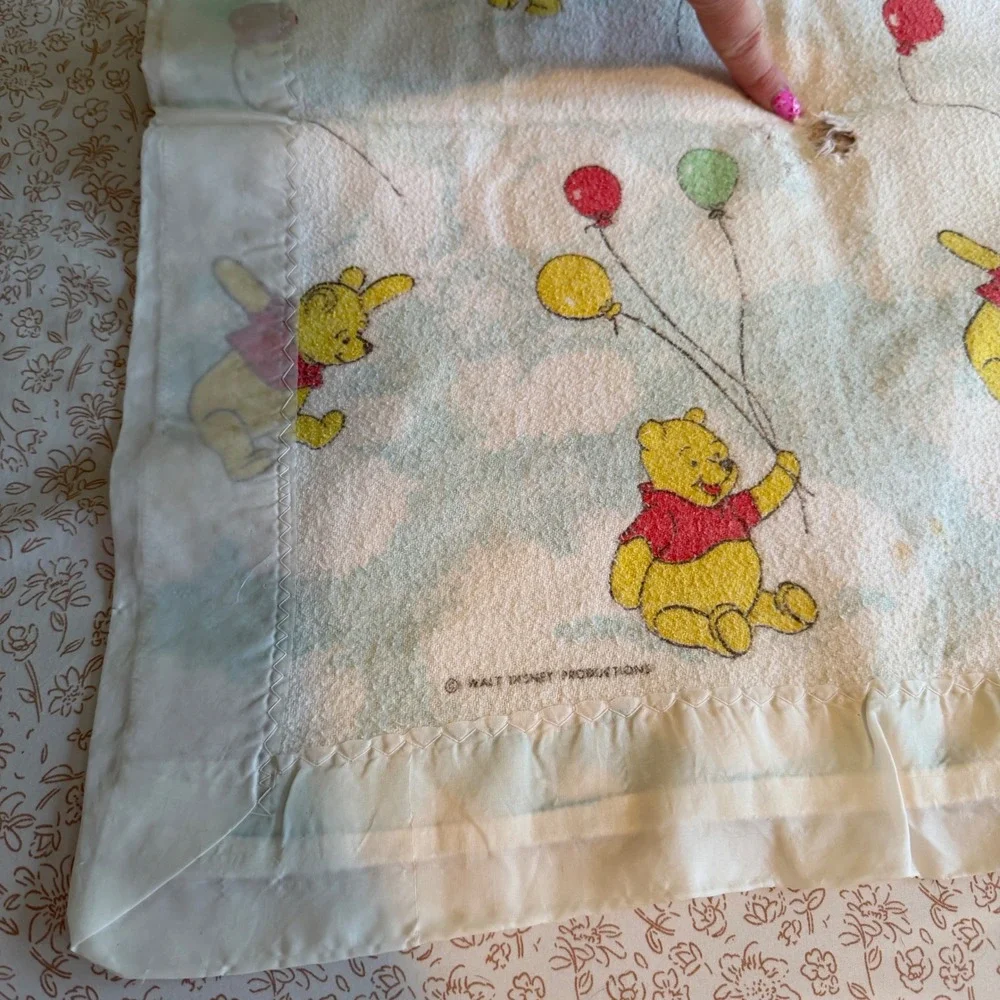 Vintage Walt Disney Productions Winnie The Pooh Balloon Baby Blanket Satin Trim